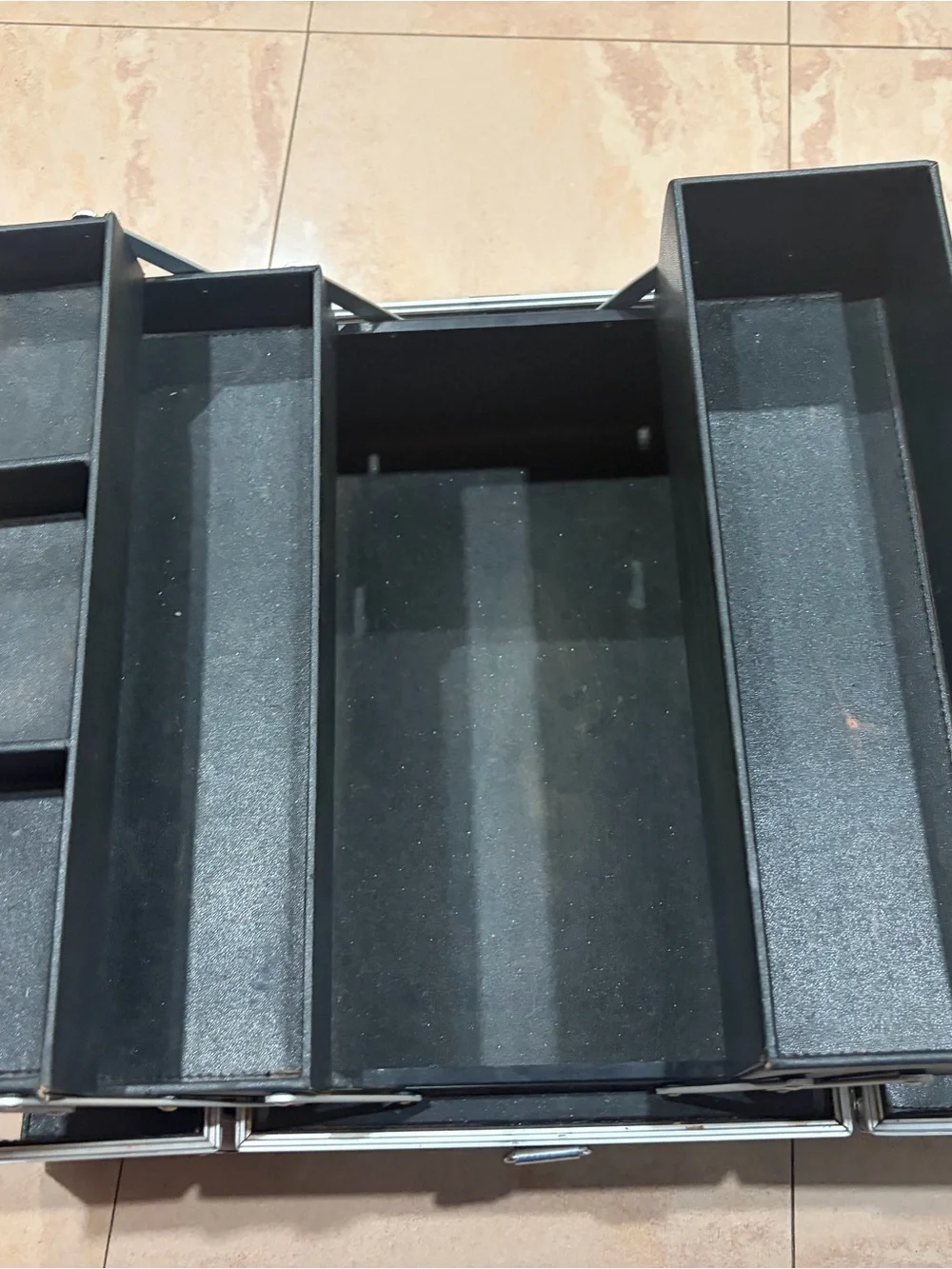 Professional Black Aluminum Makeup Equipment Case